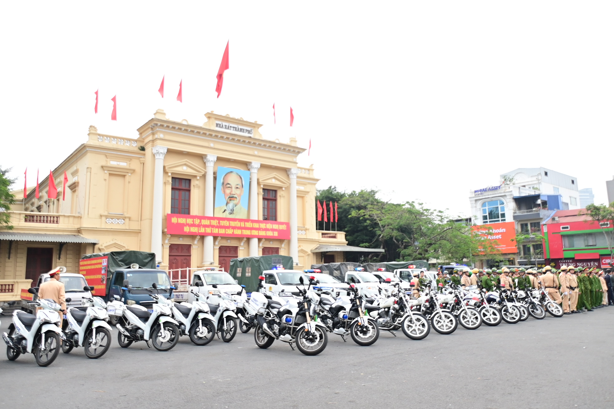 Quận Hồng Bàng ra quân đảm bảo trật tự an toàn giao thông, trật tự đường hè, vệ sinh môi trường, nếp sống văn minh đô thị